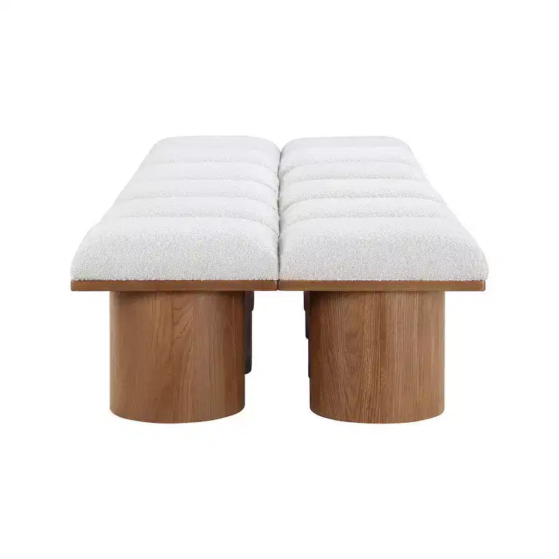 Panca Pavilion in tessuto bouclé color crema, impiallacciatura in rovere con finitura marrone noce