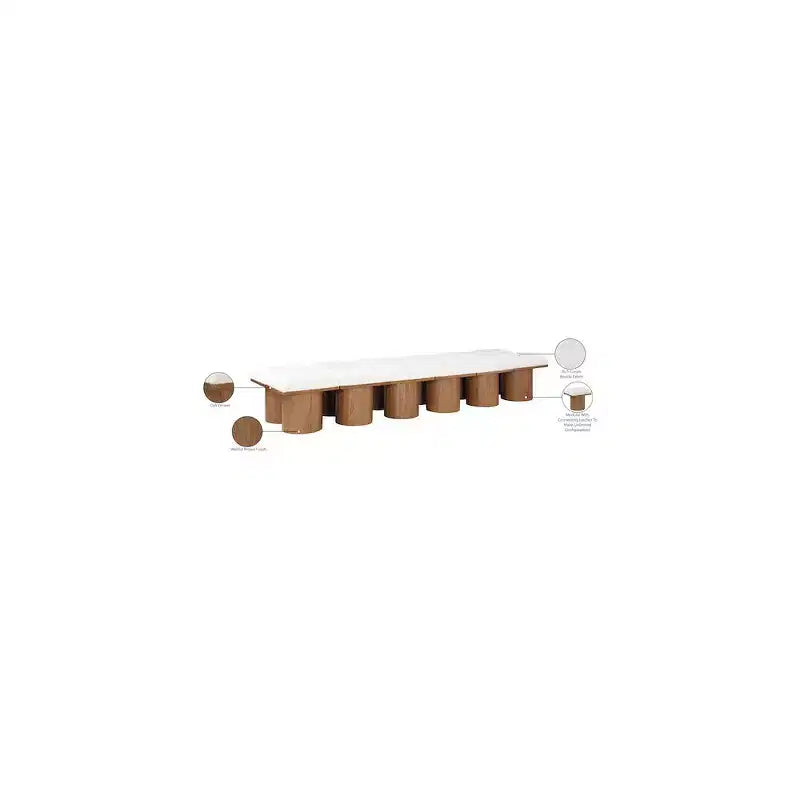 Panca Pavilion in tessuto bouclé color crema, impiallacciatura in rovere con finitura marrone noce