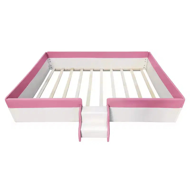 Letto da terra Montessori imbottito in PU con recinzione e scale, Queen Size con doghe per bambini e bambine, rosa+bianco