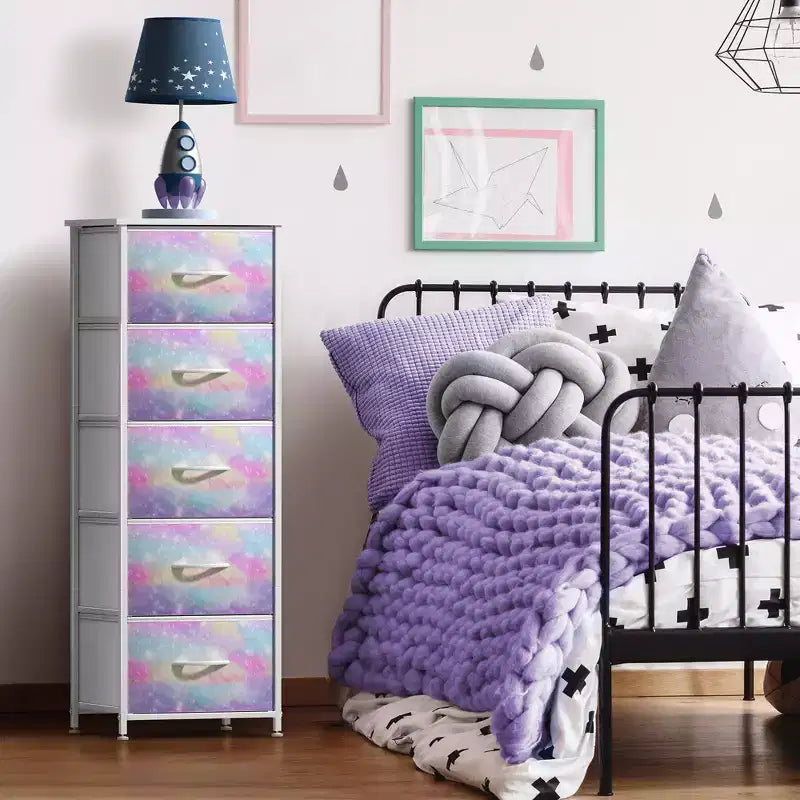 Comodino stretto a 5 cassetti con struttura in acciaio, piano in legno e cassetti in tessuto facili da estrarre per casa, camera da letto, ufficio e dormitorio