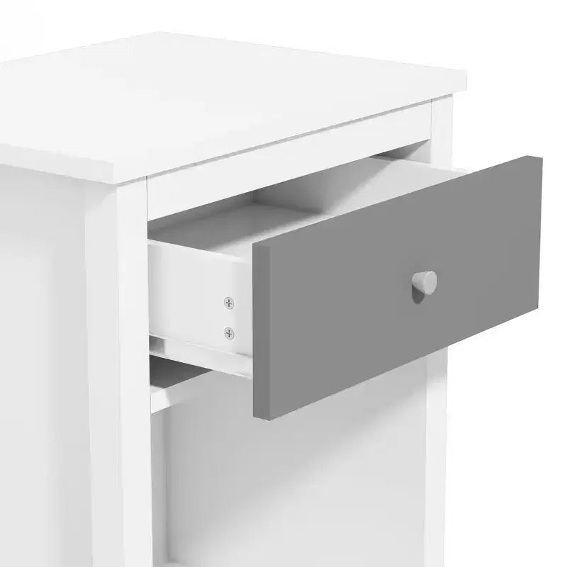 Comodino in legno da 68 cm con un cassetto e una mensola per bambini e adulti