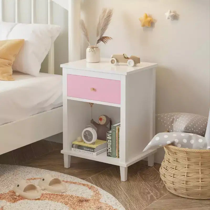 Comodino in legno da 68 cm con un cassetto e una mensola per bambini e adulti