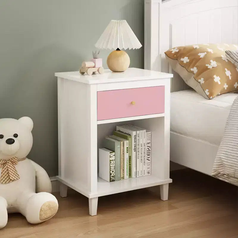 Comodino in legno da 68 cm con un cassetto e una mensola per bambini e adulti
