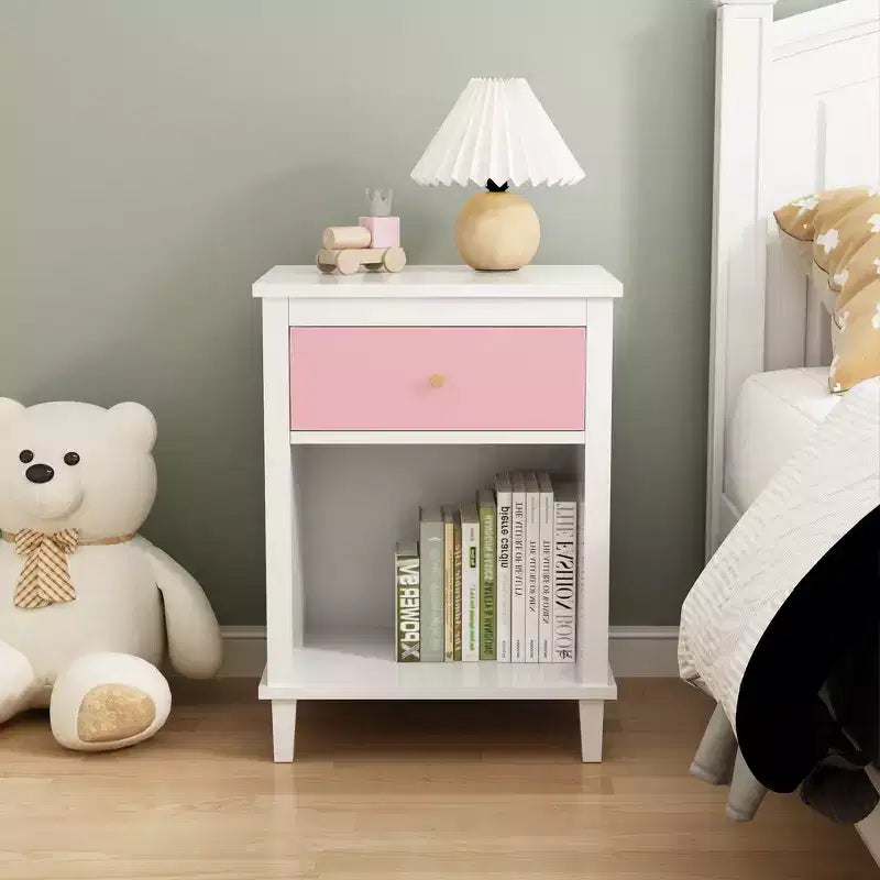 Comodino in legno da 68 cm con un cassetto e una mensola per bambini e adulti